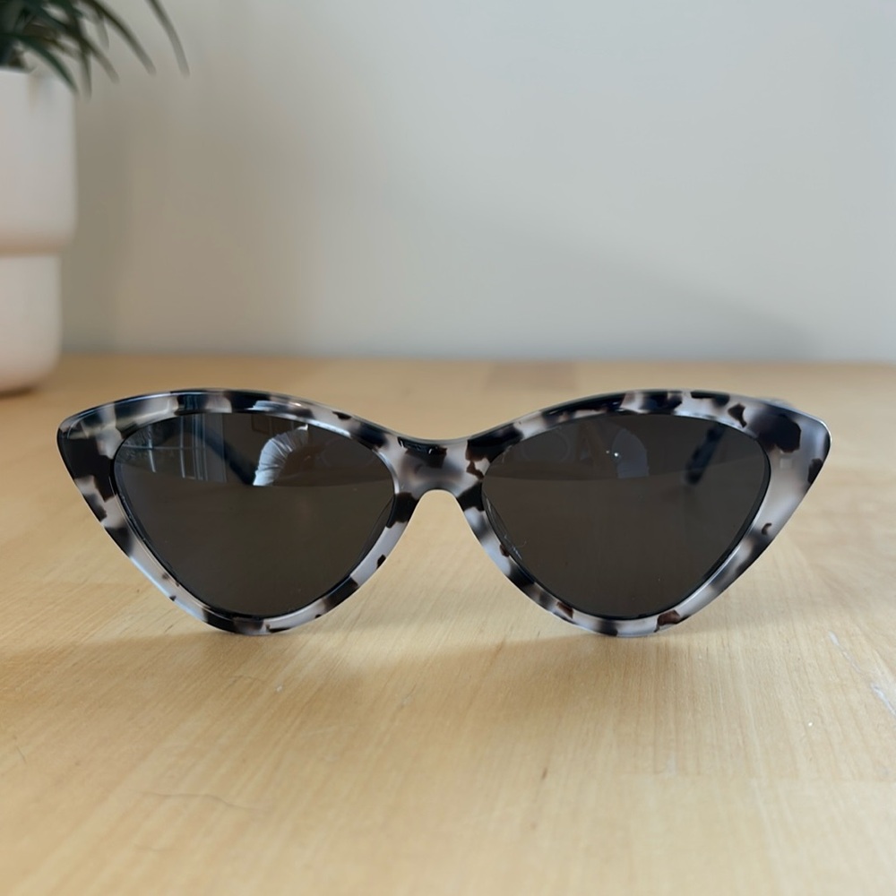 Stylish Black and White Cat-Eye Sunglasses